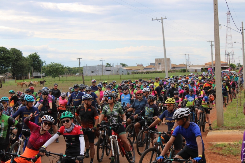 Noticia 3-pedal-solidario-de-ouroeste-reune-centenas-de-ciclistas-em-prol-ao-hospital